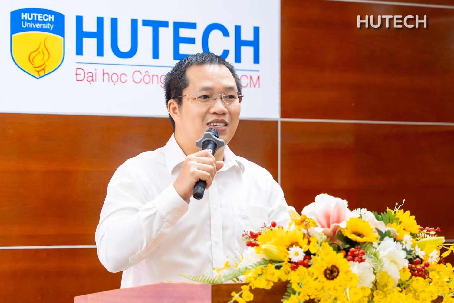 thay-le-dinh-luong-5586.jpg