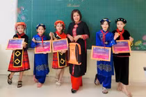 Cô giáo Mĩ thuật ở Cao Bằng đưa công nghệ vào lớp học, khơi dậy niềm đam mê hội họa cho học sinh