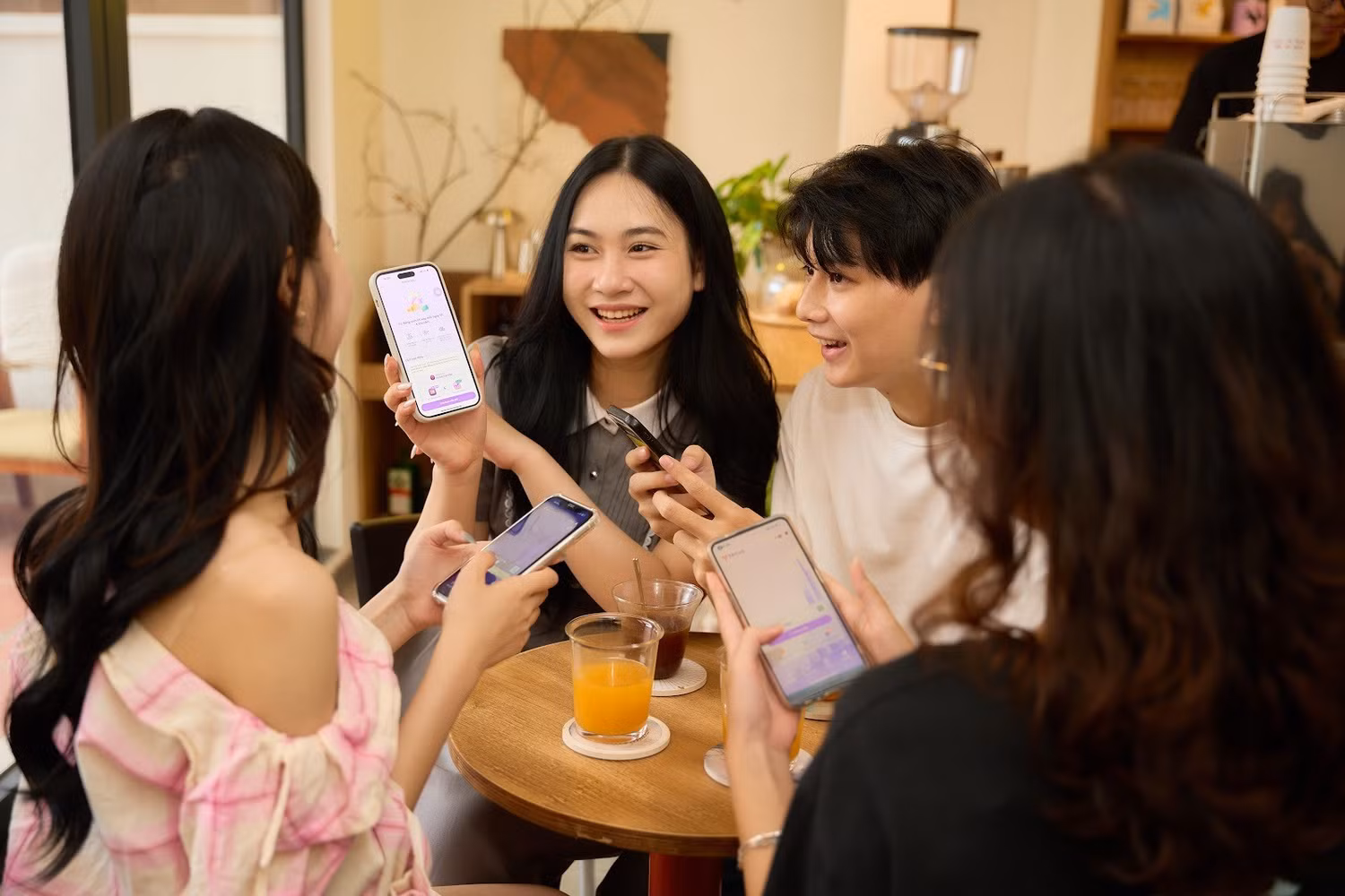 Với App TPBank, chuyển tiền không chỉ cảm xúc như Chat mà còn thông minh hơn thế với AI.