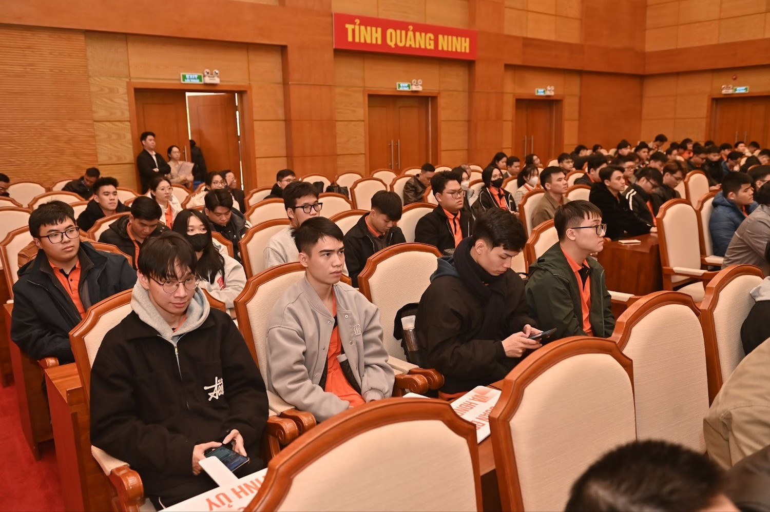 74 sinh viên Trường Đại học FPT tham dự sự kiện cũng là các sinh viên sẽ tham gia thực tập, hỗ trợ triển khai Nghị quyết 57 tại các xã, phường thuộc tỉnh Quảng Ninh.