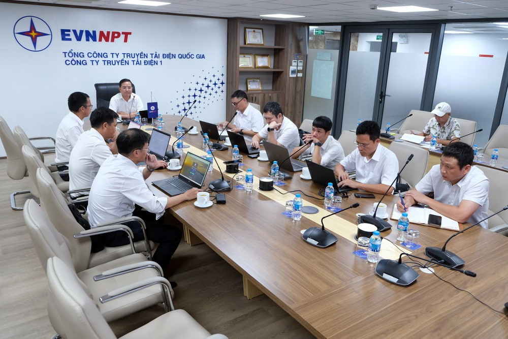 Ngày 11/8/2025 Lãnh đạo PTC1 cùng các phòng nghiệp vụ Công ty tổ chức buổi họp trực tuyến với các đội Truyền tải điện khu vực Hà Nội, rà soát công tác đảm bảo cung ứng điện, phục vụ kỷ niệm 80 năm Cách mạng Tháng Tám và Quốc khánh 2/9.