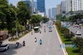 Hà Nội "xanh hóa" xe buýt, người dân phấn khởi với trải nghiệm mới