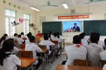 Trường học quy mô lớn: Rõ trách nhiệm, tăng phân quyền để giảm tải áp lực cho người đứng đầu 