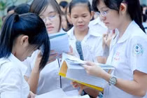 Tránh viết bằng hai loại mực khi thi tự luận