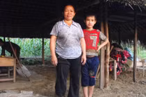 Cảm thương hoàn cảnh của hai mẹ con côi cút