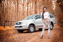 Người đẹp Việt ngơ ngác bên rừng cao su ngút ngàn