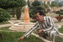 Hiệu trưởng mua dâm học sinh tâm sự về 2 nữ sinh "đặc biệt"