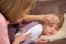 Những cách hạ sốt theo dân gian đơn giản mà hiệu quả