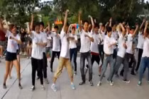 Giới trẻ Hà Nội tập nhảy Gangnam lập kỷ lục Việt Nam