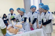 “Người trong cuộc” nhận định không thể vì thiếu nhân lực mà đào tạo ngành Hộ sinh ồ ạt