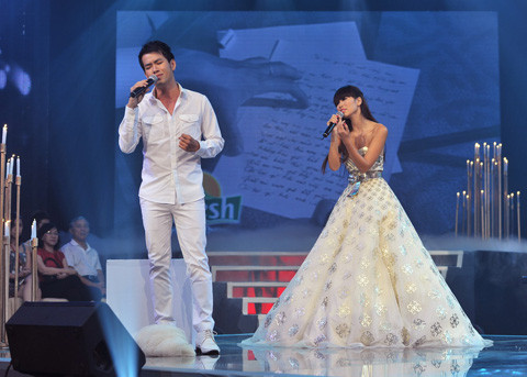 Hồ Trung Dũng - Hà Anh đã chinh phục BGK trong đêm thứ 2 với sáng tác riêng của Hồ Trung Dũng