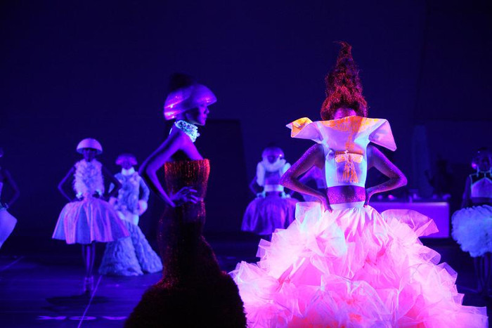 2. NTK Trương Thanh Hải có cuộc rong chơi ngoạn mục với "đom đóm" trong thời trang 2. NTK Trương Thanh Hải có cuộc rong chơi ngoạn mục với "đom đóm" trong thời trang