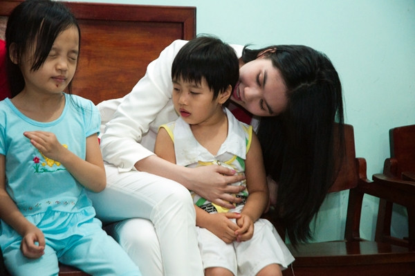 Cùng chia sẻ trong một bữa ăn tập thể.