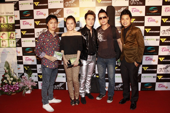 Nguyễn Hải Phong và học trò Linh Phi (từ trái sang) cũng có mặt Nguyễn Hải Phong và học trò Linh Phi (từ trái sang) cũng có mặt