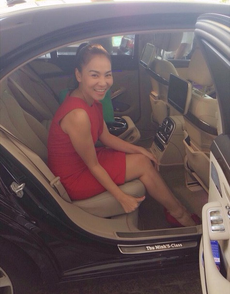Chiếc xế Mercedes mang tên Thu Minh'S - Class. Chiếc xế Mercedes mang tên Thu Minh'S - Class.