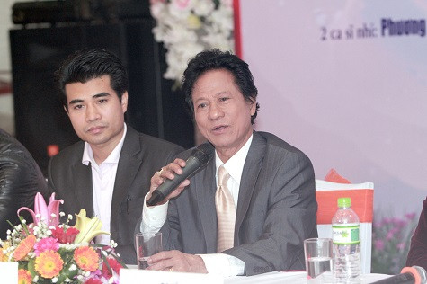 Ông cũng không ngần ngại trả lời việc mình có nhiều vợ và có rất nhiều con, bản thân ông cảm thấy hạnh phúc vô cùng khi có được nhiều sự thương yêu trên đời đến như vậy Ông cũng không ngần ngại trả lời việc mình có nhiều vợ và có rất nhiều con, bản thân ông cảm thấy hạnh phúc vô cùng khi có được nhiều sự thương yêu trên đời đến như vậy