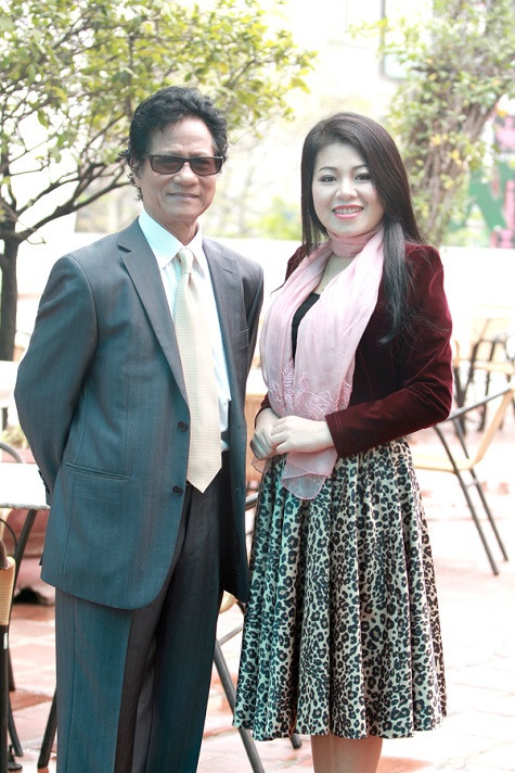 Chế Linh dặn dò Anh Thơ rằng, khi đã lên sân khấu thì phải hết mình, làm sao để khán giả cảm thấy luôn hài lòng, đó là trách nhiệm lớn lao của người nghệ sĩ, và vì trách nhiệm đó mà Anh Thơ không được... ốm, để còn phục vụ khán giả màn song ca mà khán giả nên chờ đợi. Chế Linh dặn dò Anh Thơ rằng, khi đã lên sân khấu thì phải hết mình, làm sao để khán giả cảm thấy luôn hài lòng, đó là trách nhiệm lớn lao của người nghệ sĩ, và vì trách nhiệm đó mà Anh Thơ không được... ốm, để còn phục vụ khán giả màn song ca mà khán giả nên chờ đợi.