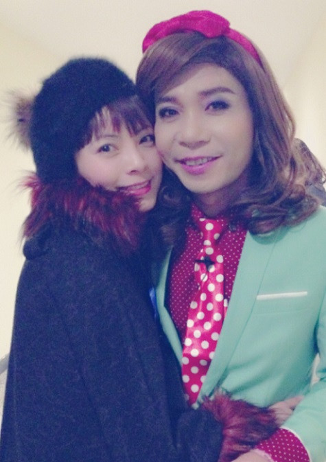 Công Lý bên bạn gái trong hậu trường Táo Quân 2014. Công Lý bên bạn gái trong hậu trường Táo Quân 2014.