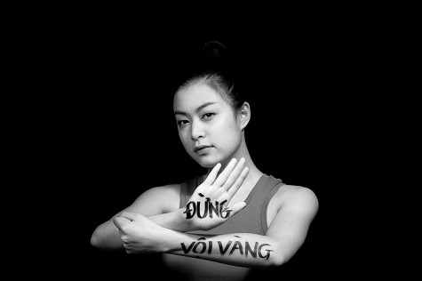 Đối với Hoàng Thùy Linh vấp ngã từ khi còn quá trẻ, Hoàng Thùy Linh là hiện thân về hình ảnh của một cô gái mạnh mẽ vẫn dám ngẩn đầu bước tiếp. Không những thế những điều mà cô gái trẻ này làm được càng khiến cho nhiều người từng ghét cô cũng có một cái nhìn thiện cảm hơn. Đối với Hoàng Thùy Linh vấp ngã từ khi còn quá trẻ, Hoàng Thùy Linh là hiện thân về hình ảnh của một cô gái mạnh mẽ vẫn dám ngẩn đầu bước tiếp. Không những thế những điều mà cô gái trẻ này làm được càng khiến cho nhiều người từng ghét cô cũng có một cái nhìn thiện cảm hơn.