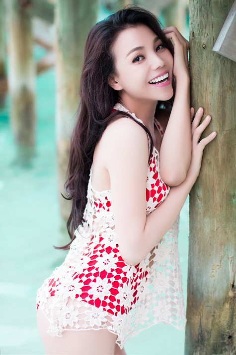 Đầu năm 2014, cô quyết định có chuyến đi khởi hành đầu năm như một chuyến du xuân tới hòn đảo thiên đường này và thực hiện những bộ ảnh bikini nóng bỏng, ngọt ngào. Đầu năm 2014, cô quyết định có chuyến đi khởi hành đầu năm như một chuyến du xuân tới hòn đảo thiên đường này và thực hiện những bộ ảnh bikini nóng bỏng, ngọt ngào.