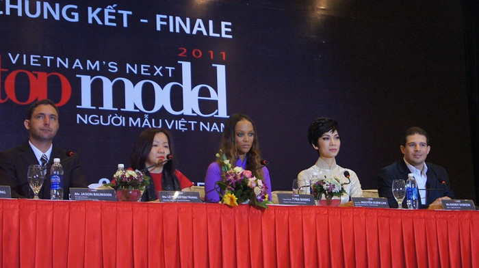 Tyra cũng rất chia sẻ với vai trò của người mẫu Xuân Lan vì thể hiện trong các chương trình như thế này rất khó. Tyra cũng rất chia sẻ với vai trò của người mẫu Xuân Lan vì thể hiện trong các chương trình như thế này rất khó.