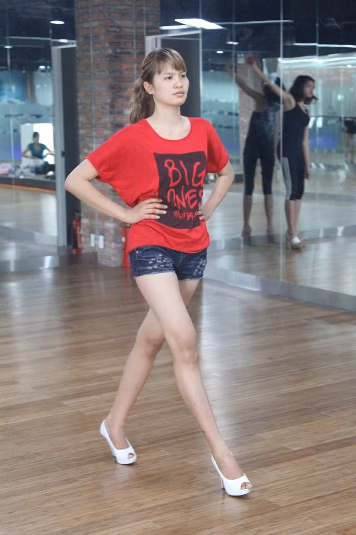 Lê Phương ngày càng trưởng thành và chuyên nghiệp sải bước