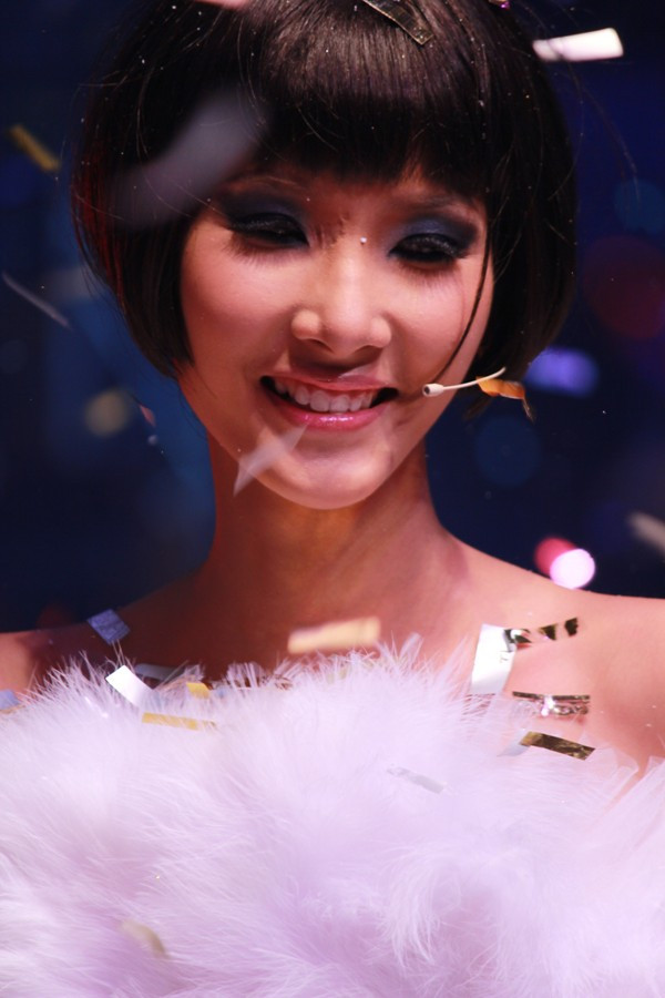 Và Hoàng Thùy đã được xướng tên, sẽ được xuất hiện trên trang bìa tạp chí Her World Đông Nam Á.