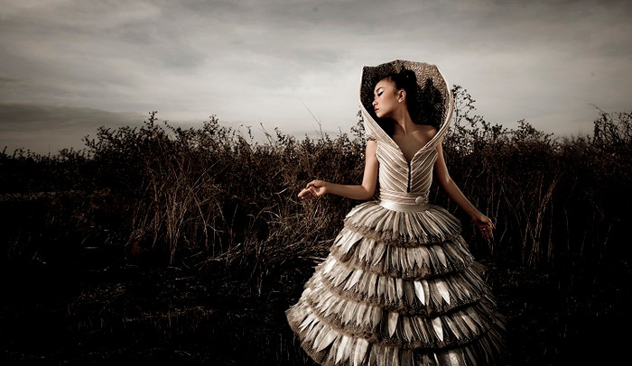 Ca khúc "Nữ thần" là sáng tác nhạc của Nguyễn Hà (Lil Nguyễn) - Lời: Quốc Bảo. Hình ảnh Nữ thần đầy quyền năng đã được khắc họa trong bài hát này