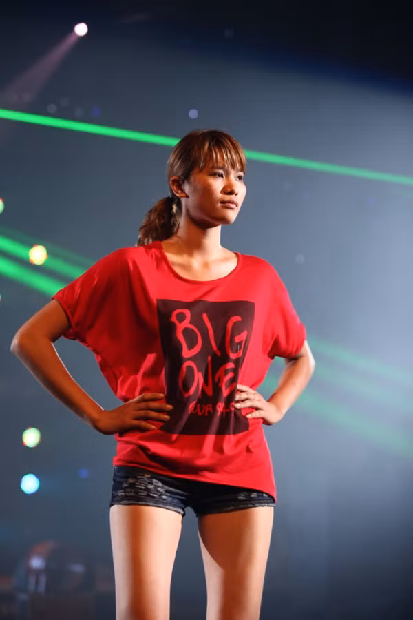 "Gái quê" Lê Phương dần trưởng thành và thoát khỏi vẻ vụng về những ngày đầu