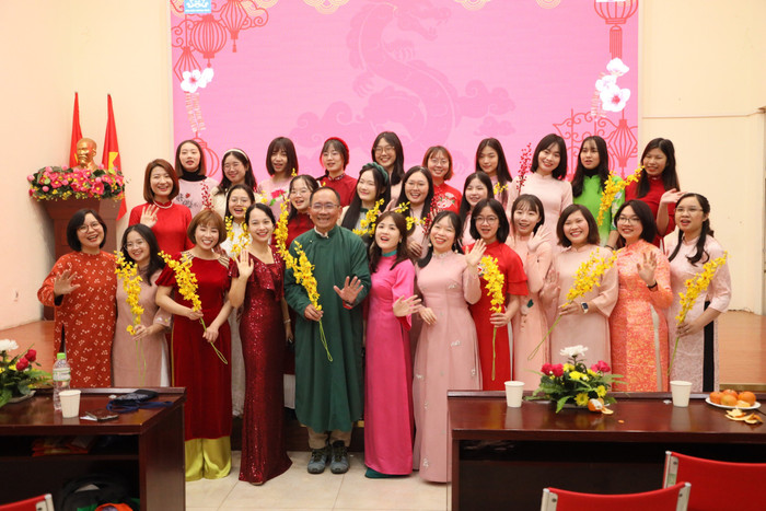 Chương trình "Nhịp cầu Xuân" là một cơ hội giúp quảng bá hình ảnh, văn hóa của Việt Nam đến với bạn bè, sinh viên quốc tế. Chương trình "Nhịp cầu Xuân" là một cơ hội giúp quảng bá hình ảnh, văn hóa của Việt Nam đến với bạn bè, sinh viên quốc tế.