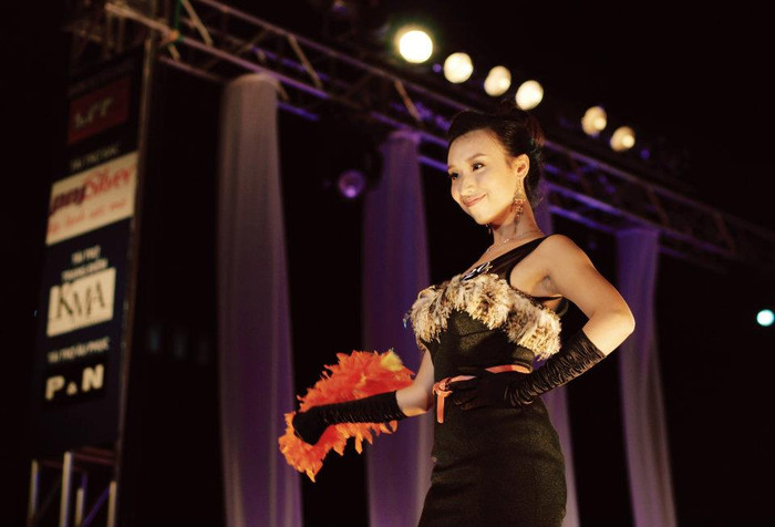 Hot girl ĐH Ngoại thương nổi tiếng xinh đẹp và đa... tài ảnh 7