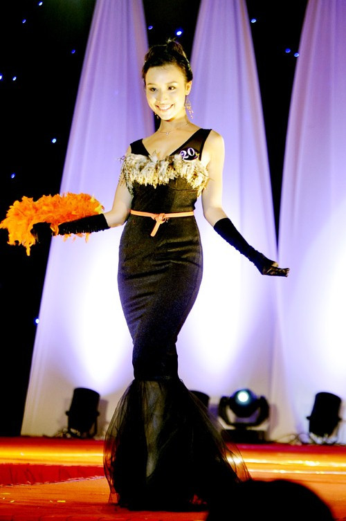 Hot girl ĐH Ngoại thương nổi tiếng xinh đẹp và đa... tài ảnh 6