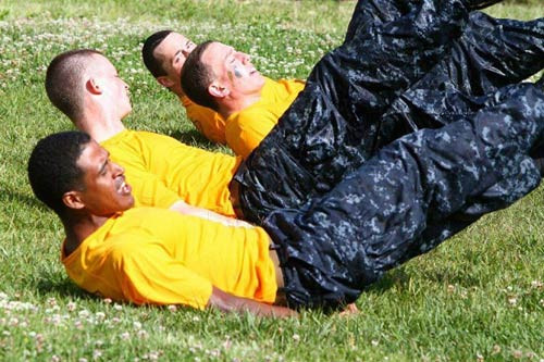 Các học viên phải luyện tập trong khu rừng đặc biệt của trường. Ra sức tập luyện để có một thân hình vạm vỡ. CHÙM ẢNH NÓNG: NỮ SINH CAO BẰNG ĐÁNH NHAU...TÓE MÁU ĐẦU CHÙM ẢNH: XEM "THIÊN TÀI SỐNG" TRÌNH DIỄN ROBOT