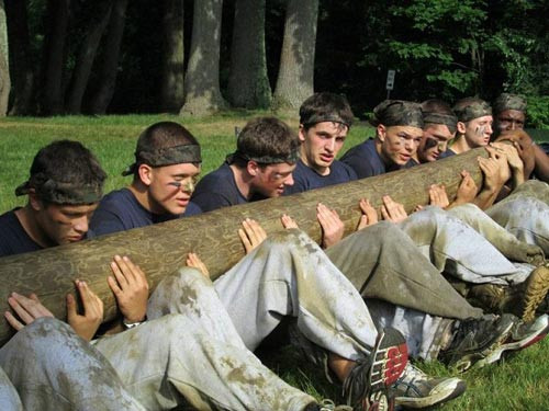 Học viên khởi động trước khi xuống nước bằng cách này. CHÙM ẢNH NÓNG: NỮ SINH CAO BẰNG ĐÁNH NHAU...TÓE MÁU ĐẦU CHÙM ẢNH: XEM "THIÊN TÀI SỐNG" TRÌNH DIỄN ROBOT