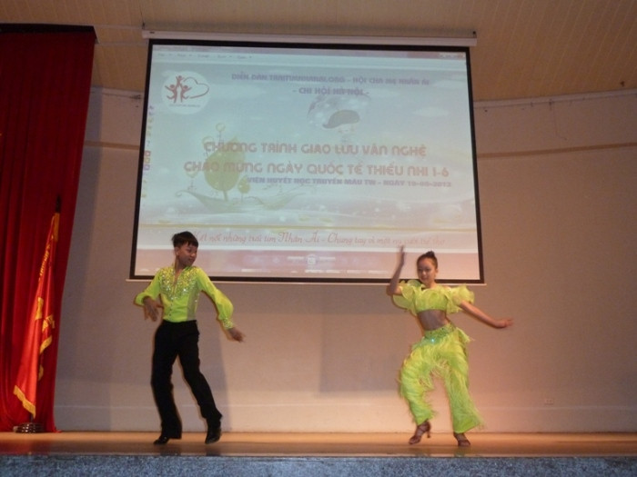 Cặp đôi nhí Ngọc Hải - Bảo Ngọc cùng điệu nhảy bốc lửa, cuốn hút.