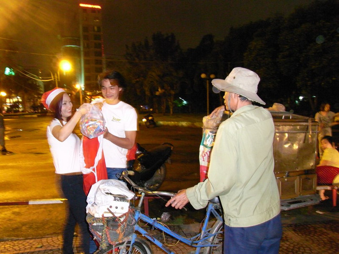 Quách Ngọc Ngoan nói anh cũng đã từng trải qua tuổi thơ cơ cực nên hiểu cảm giác “làm cha làm mẹ, ai ai cũng muốn con mình được bằng bạn bằng bè. Nhưng với một số người có điều kiện thì làm việc đó hết sức dễ dàng, nhưng với nhiều người khác thì điều tưởng chừng đơn giản đó lại vượt quá sức của họ. Chương trình Ngày Hạnh Phúc sẽ chung tay giúp cho những người như vậy, giúp đem lại tình yêu thương, tiếng cười cho các em nhỏ và hạnh phúc trọn vẹn cho những bậc làm cha làm mẹ. Vì vậy, tham gia, góp công góp sức vào Ngày Hạnh Phúc – dù ít hay nhiều – là một việc làm cao quý và ý nghĩa, Ngoan rất vui khi được chung tay cùng các bạn trẻ”.