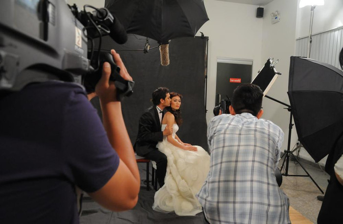 Phương Anh là thí sinh duy nhất được diễn cùng bạn diễn nam. Cô cùng với người mẫu Đức Tiến phải hóa thân thành hai nhân vật trong bộ phim kinh điển Cuốn Theo Chiều Gió. Phương Anh diện một chiếc váy cưới trắng bỗng nhiên nữ tính ra khác hẳn với vẻ mạnh mẽ trong những bức ảnh trước đây của cô diện. Phương Anh là thí sinh duy nhất được diễn cùng bạn diễn nam. Cô cùng với người mẫu Đức Tiến phải hóa thân thành hai nhân vật trong bộ phim kinh điển Cuốn Theo Chiều Gió. Phương Anh diện một chiếc váy cưới trắng bỗng nhiên nữ tính ra khác hẳn với vẻ mạnh mẽ trong những bức ảnh trước đây của cô diện.