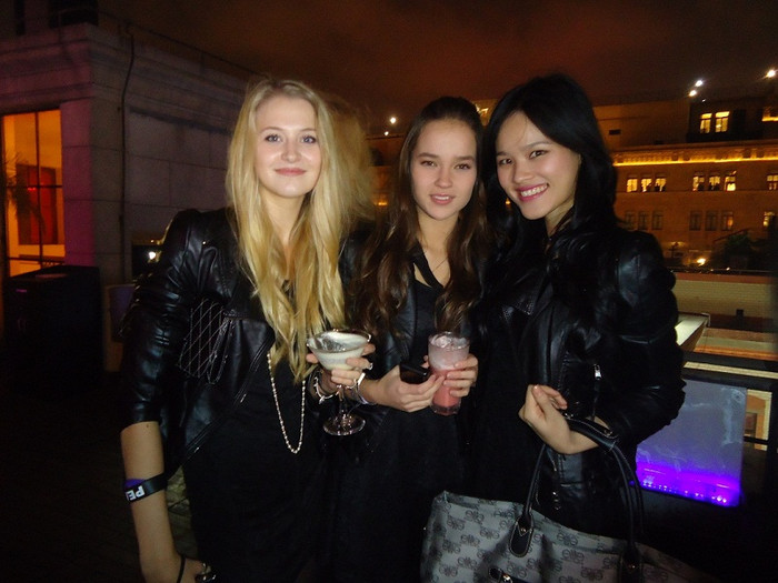 Cùng các bạn thí sinh chọn thức uống thư giãn sau một ngày làm việc căng thẳng. Cùng các bạn thí sinh chọn thức uống thư giãn sau một ngày làm việc căng thẳng.