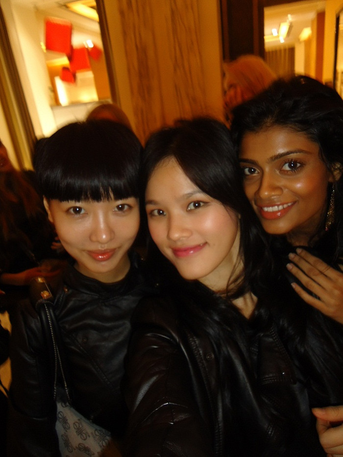 Cùng chụp hình "xì tin" nào! Cùng chụp hình "xì tin" nào!