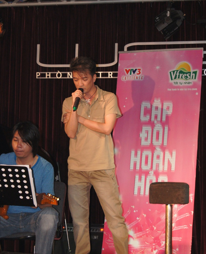 Anh đang tính toán kĩ lưỡng để tiết mục của mình đạt hiệu quả cao Anh đang tính toán kĩ lưỡng để tiết mục của mình đạt hiệu quả cao