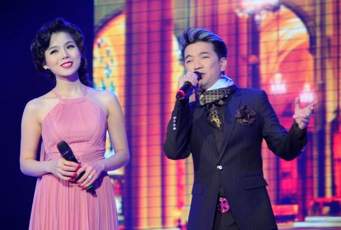 Cùng với người anh thân thiết trong nghề Mr Đàm, Lệ Quyên lại vang lên khúc ca "Bài tháng ca buồn" trong tiết trời se lạnh của Sài Gòn quanh năm 2 mùa mưa nắng Cùng với người anh thân thiết trong nghề Mr Đàm, Lệ Quyên lại vang lên khúc ca "Bài tháng ca buồn" trong tiết trời se lạnh của Sài Gòn quanh năm 2 mùa mưa nắng