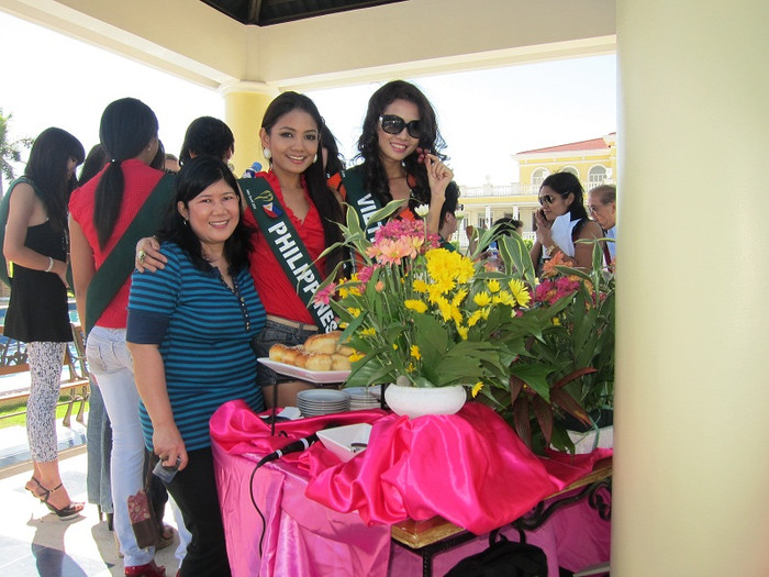 Phan Thị Mơ không hề thua kém so với hoa hậu các nước trong khu vực Phan Thị Mơ không hề thua kém so với hoa hậu các nước trong khu vực