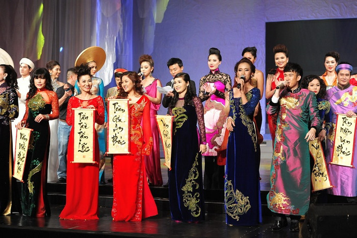 Những câu chúc mừng nhân dịp Xuân về đã để lại nhiều cảm xúc cho chương trình đêm qua.