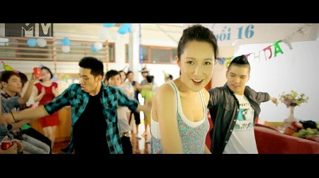 Hình ảnh Anna dễ thương trong MV "Tuổi 16" Hình ảnh Anna dễ thương trong MV "Tuổi 16"