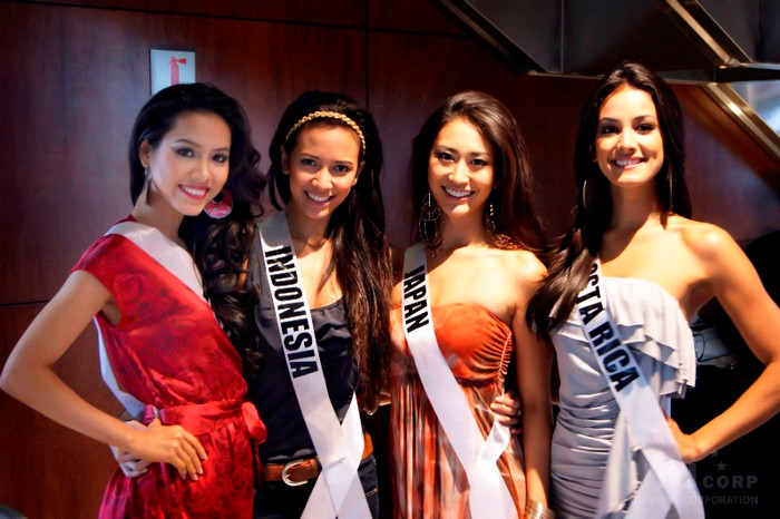 Thí sinh nào cũng tỏ ra dễ thương và thân thiện Thí sinh nào cũng tỏ ra dễ thương và thân thiện