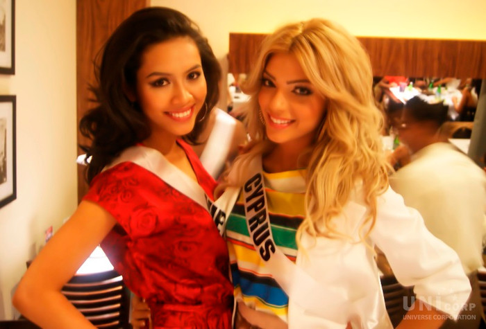 Hoa hậu Cyrus cũng là người bạn thân của Hoàng My bên Brazil Hoa hậu Cyrus cũng là người bạn thân của Hoàng My bên Brazil