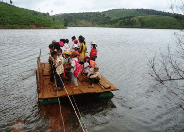 Tự chèo thuyền qua sông để đến trường. NHỮNG NỖI KHỔ CỦA HỌC SINH VIỆT NAM (P2) <<NỮ SINH CĐ DU LỊCH ĐẸP DỊU DÀNG TRONG NẮNG THU <<VẺ ĐẸP KIÊU SA CỦA HOT GIRL CĐ TRUYỀN HÌNH HÀ NỘI Tự chèo thuyền qua sông để đến trường. NHỮNG NỖI KHỔ CỦA HỌC SINH VIỆT NAM (P2) <<NỮ SINH CĐ DU LỊCH ĐẸP DỊU DÀNG TRONG NẮNG THU <<VẺ ĐẸP KIÊU SA CỦA HOT GIRL CĐ TRUYỀN HÌNH HÀ NỘI