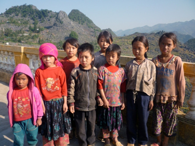 Đến trường với bộ quần áo bẩn và rách nát. NHỮNG NỖI KHỔ CỦA HỌC SINH VIỆT NAM (P2) <<NỮ SINH CĐ DU LỊCH ĐẸP DỊU DÀNG TRONG NẮNG THU <<VẺ ĐẸP KIÊU SA CỦA HOT GIRL CĐ TRUYỀN HÌNH HÀ NỘI Đến trường với bộ quần áo bẩn và rách nát. NHỮNG NỖI KHỔ CỦA HỌC SINH VIỆT NAM (P2) <<NỮ SINH CĐ DU LỊCH ĐẸP DỊU DÀNG TRONG NẮNG THU <<VẺ ĐẸP KIÊU SA CỦA HOT GIRL CĐ TRUYỀN HÌNH HÀ NỘI