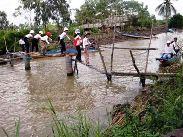 Đến trường bằng những cây cầu khỉ tạm bợ. <<NỮ SINH CĐ DU LỊCH ĐẸP DỊU DÀNG TRONG NẮNG THU <<VẺ ĐẸP KIÊU SA CỦA HOT GIRL CĐ TRUYỀN HÌNH HÀ NỘI <<Á KHÔI CĐ TRUYỀN HÌNH TRỊNH THU THẢO ĐẸP RẠNG NGỜI ĐÓN TRUNG THU <<HOTGIRL CẨM TÚ ĐẸP LÃNG MẠN TRONG SẮC MÀU HOA CỎ Đến trường bằng những cây cầu khỉ tạm bợ. <<NỮ SINH CĐ DU LỊCH ĐẸP DỊU DÀNG TRONG NẮNG THU <<VẺ ĐẸP KIÊU SA CỦA HOT GIRL CĐ TRUYỀN HÌNH HÀ NỘI <<Á KHÔI CĐ TRUYỀN HÌNH TRỊNH THU THẢO ĐẸP RẠNG NGỜI ĐÓN TRUNG THU <<HOTGIRL CẨM TÚ ĐẸP LÃNG MẠN TRONG SẮC MÀU HOA CỎ