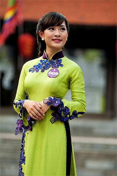 Quy tụ nhiều gương mặt triển vọng, cuộc thi. >>Những nữ sinh diện áo dài đẹp hơn vẻ xuân thì của Mai Phương Thúy (P26) >>Những nữ sinh diện áo dài đẹp hơn vẻ xuân thì của Mai Phương Thúy (P25) >>Midu đẹp tinh khôi giữa phố Sài Gòn >>Nữ sinh HV Báo chí và Tuyên truyền khoe nét thanh tân, quyến rũ